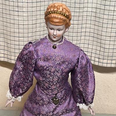 Lot 820 Fancy lady doll