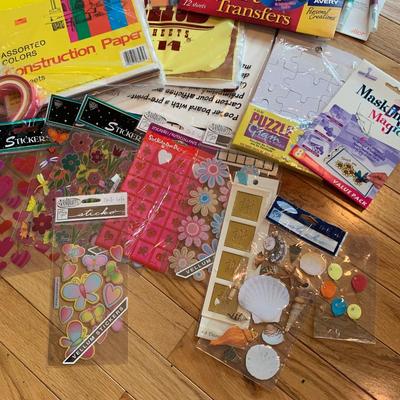 Huge Variety of Art & Craft Supplies (2R-HS)
