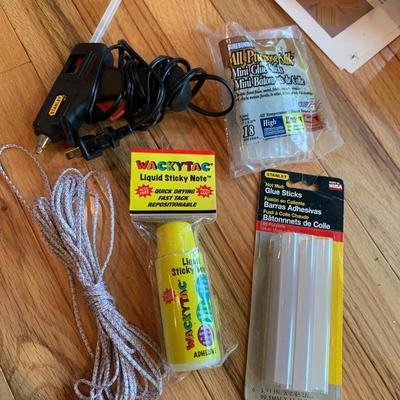 Huge Variety of Art & Craft Supplies (2R-HS)