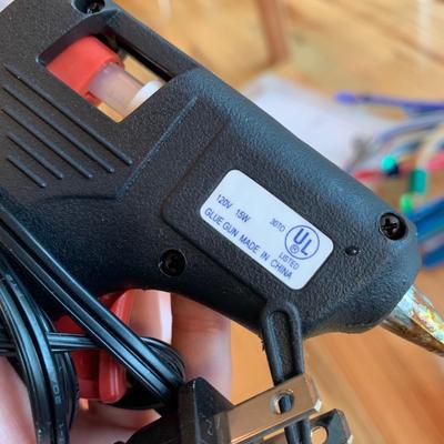 Huge Variety of Art & Craft Supplies (2R-HS)