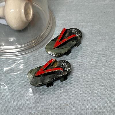 Lot 824 Oriental Doll lot