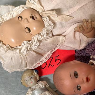 Lot 825 Baby Dolls