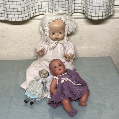 Lot 825 Baby Dolls
