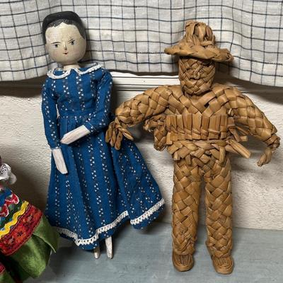 Lot 826 Cloth doll collection