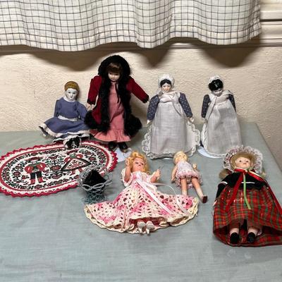 Lot 834 Doll assortment