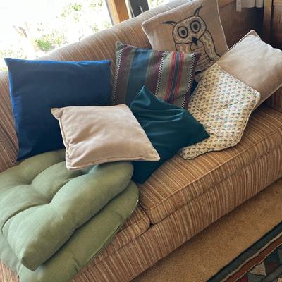 Lot 849 Pillows