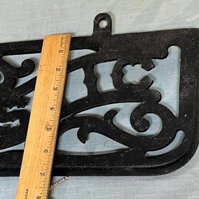 Lot 875 Cast Iron items