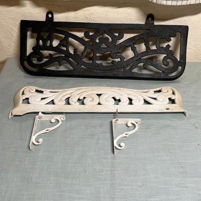 Lot 875 Cast Iron items