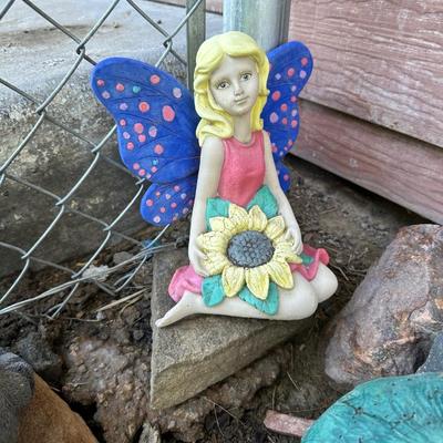 CONCRETE MUSHROOMS AND OTHER YARD ART