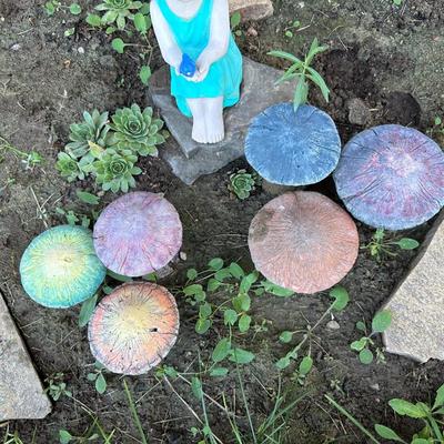 YARD ART