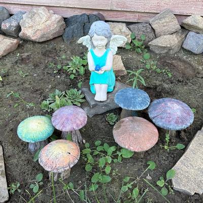 YARD ART
