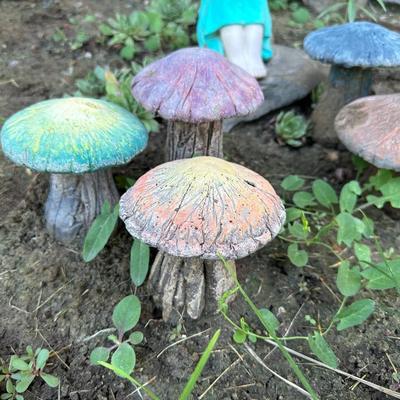 YARD ART