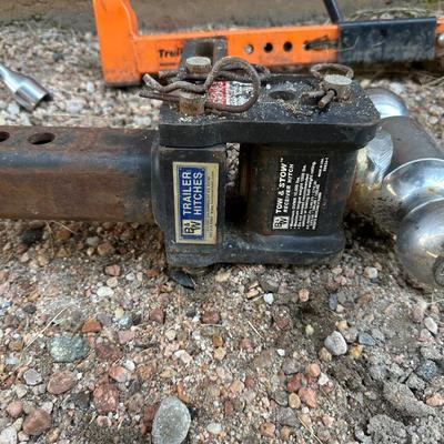 4 WAY LUG WRENCH AND TRAILER HITCHES