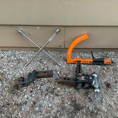 4 WAY LUG WRENCH AND TRAILER HITCHES