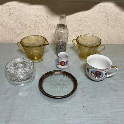 Lot 882 Misc old glassware