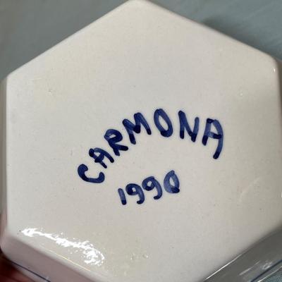 Lot 884 Blue & White China