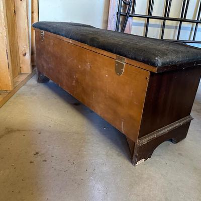 LANE CEDAR LINED HOPE CHEST