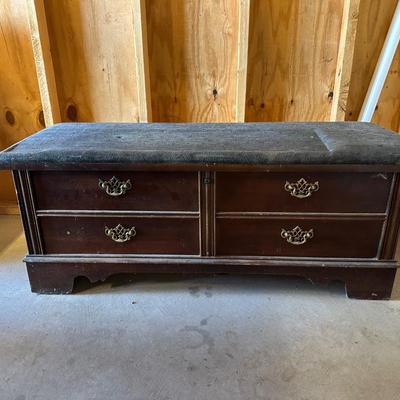 LANE CEDAR LINED HOPE CHEST