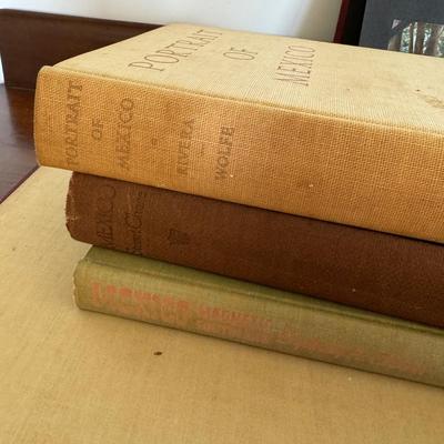 Mexico! Books, maps and memorabilia (DR-Tf)