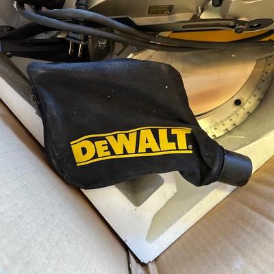 DEWALT HEAVY DUTY 10" COMPOUND MITER SAW
