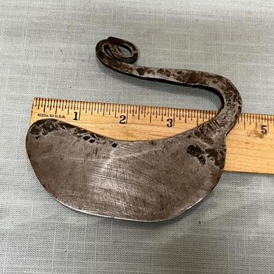 Lot 888 Ulu with Ivory handle and shank