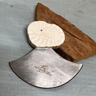 Lot 888 Ulu with Ivory handle and shank