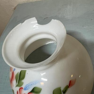 Lot 897 Aladdin Chimney & oil lamp shade