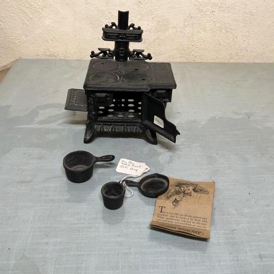 Lot 901 Queen's Stove