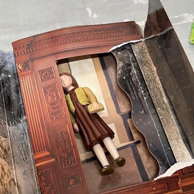 Lot 906 Barbie & other Dolls