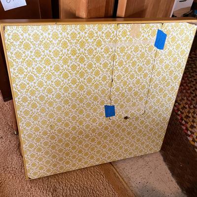 Lot 909 card table for sewing machine