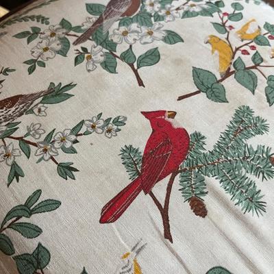 Lot 908 Stool and table