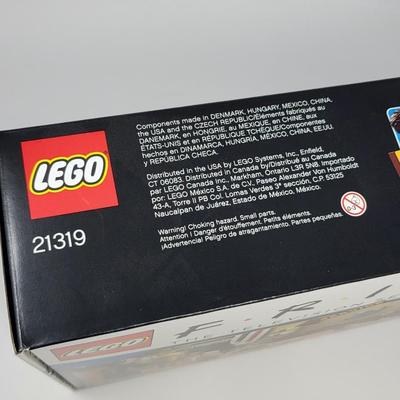 Sealed Friends Central Perk Lego Set 21319
