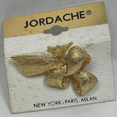 Vintage Jordache Gold Tone Tied Ribbon PBrooch in