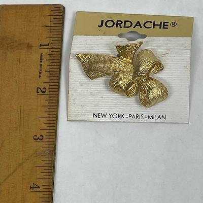Vintage Jordache Gold Tone Tied Ribbon PBrooch in