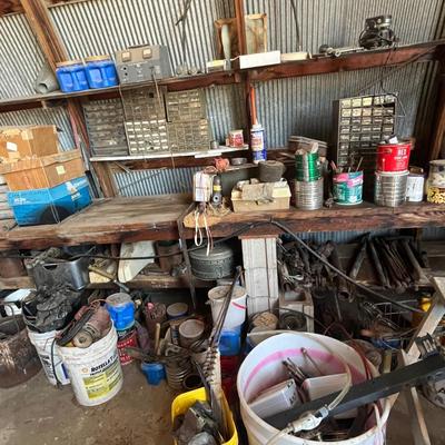 Lot 926 Quonset Work Bench