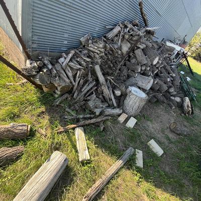 Lot 931 Wood pile