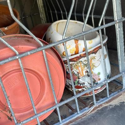 Lot 932 Cook stove & yard art