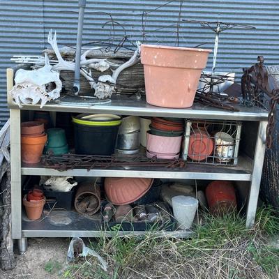 Lot 932 Cook stove & yard art