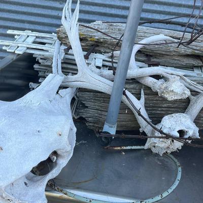 Lot 932 Cook stove & yard art