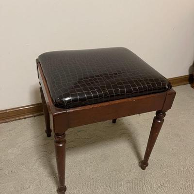 Stool- storage