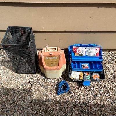 TACKLE BOX W/TACKLE, MINNOW BUCKET