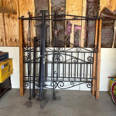 QUEEN SIZE IRON AND WOOD BED FRAME