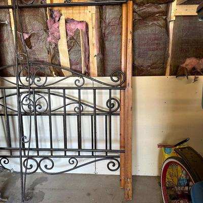 QUEEN SIZE IRON AND WOOD BED FRAME