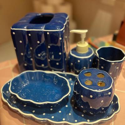 Bathroom Dish Lot
