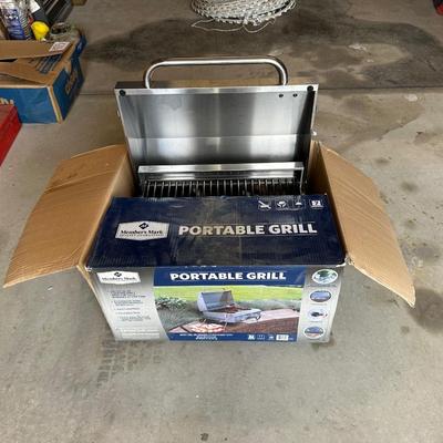 NEW MEMBER'S MARK PORTABLE GRILL