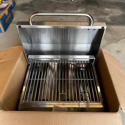 NEW MEMBER'S MARK PORTABLE GRILL