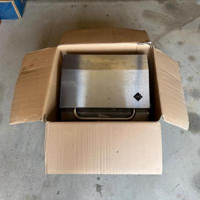NEW MEMBER'S MARK PORTABLE GRILL
