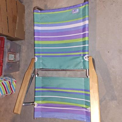 2 multi-colored loungers