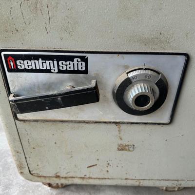 SENTRY FLOOR SAFE (NO COMBO)