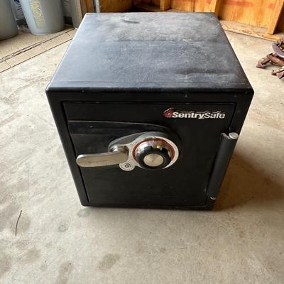 SENTRY FLOOR SAFE (NO COMBO)